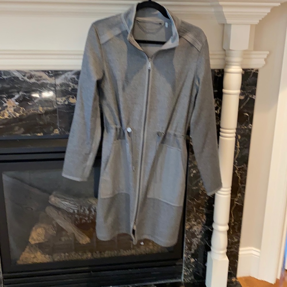 Elie Tahari light weight 3/4 coat